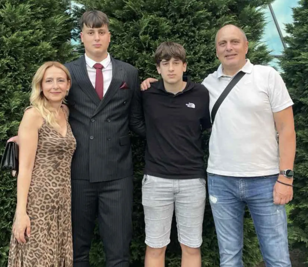 ДЕЦА НИСУ МЕТА — ДВОСТРУКИ АРШИНИ ЖЕЉКА ВЕСЕЛИНОВИЋА